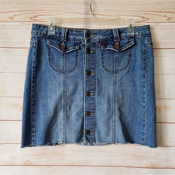 Levi's Denim Raw Hem Button Front Mini Skirt - Picture 1 of 6
